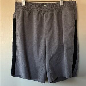 All in Motion-Men's Athletic Shorts in Gray and Black Elastic Waist Sz M